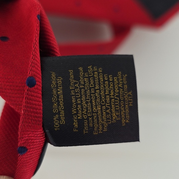 Brooks Brothers Red with Blue Dots Mens Silk Tie.  3.25" x 58"   NWT - Picture 6 of 8